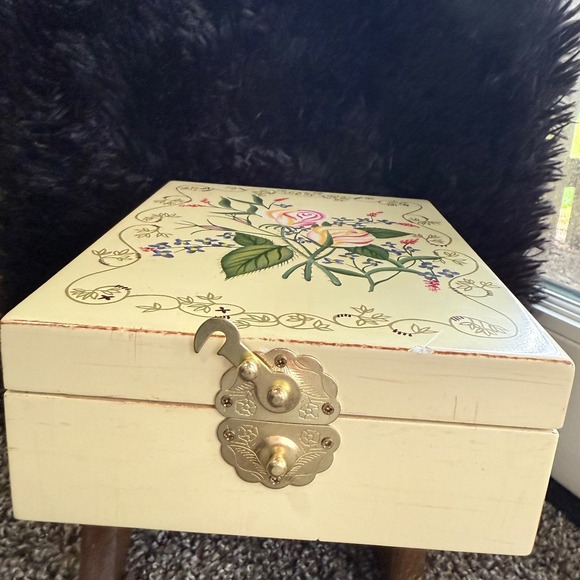 Vintage Joan Rivera Floral Painted Wooden Jewelry Box Organizer Cottagecore 8x6" - Picture 2 of 8